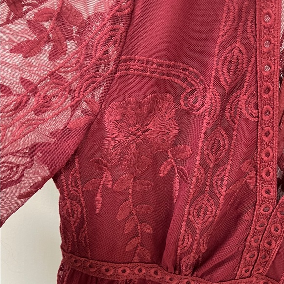 Elegant Deep Red Lace Midi Dress - Picture 7 of 9